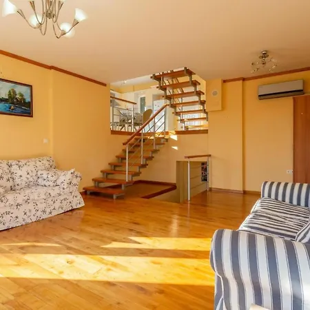 Villa Pine 2